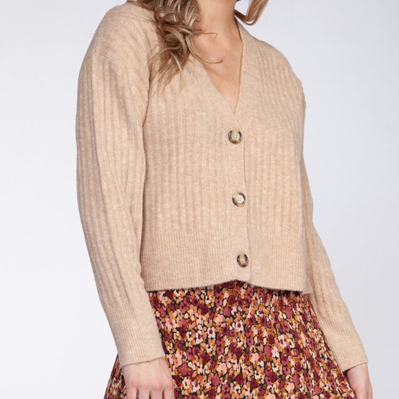 NWT! - Black Tape | Button Down Oversize Cardigan - Picture 6 of 16